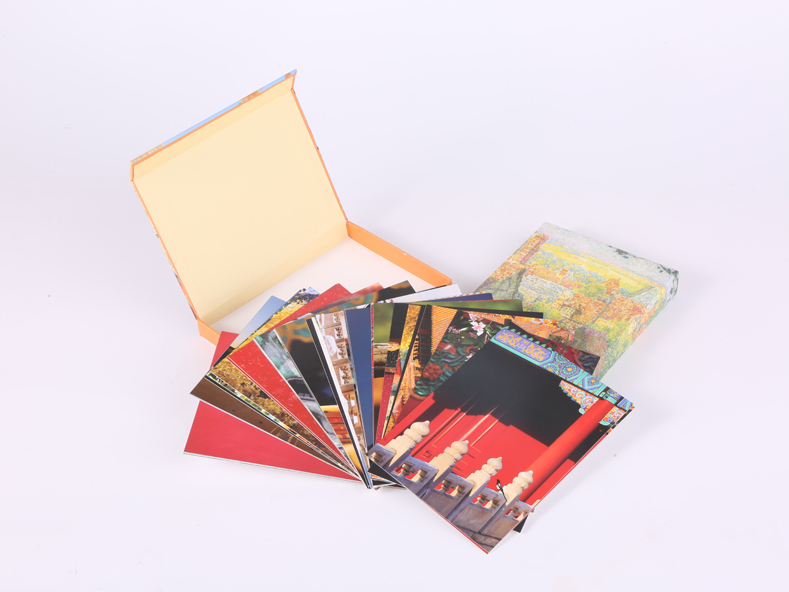 Hardcover postcard box